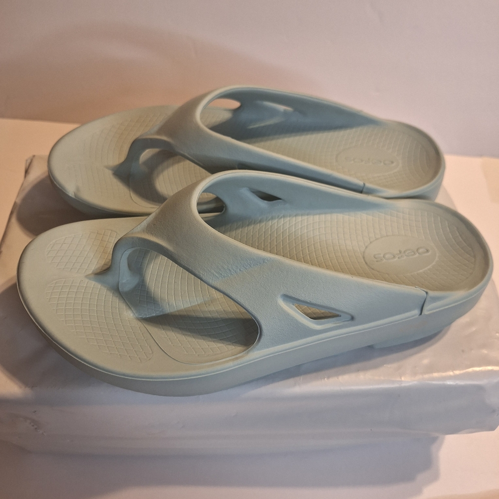 OOFOS Blue Flip Flops Thong Women's Sandals. Size 10 - Picture 3 of 11